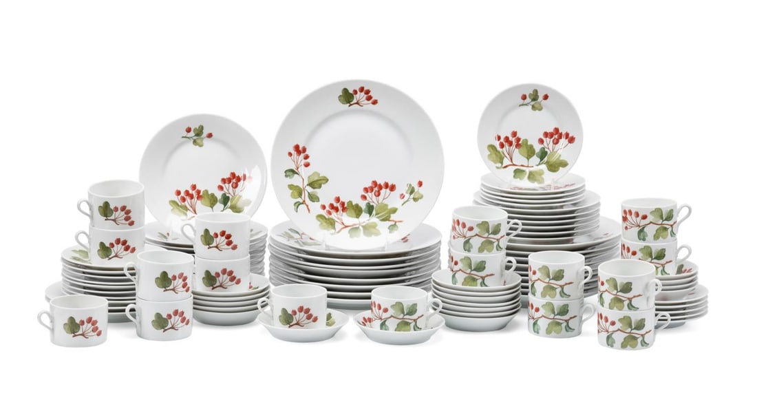 89PC RICHARD GINORI, 'RED CURRANT', DINNERWARE (1 of 7)