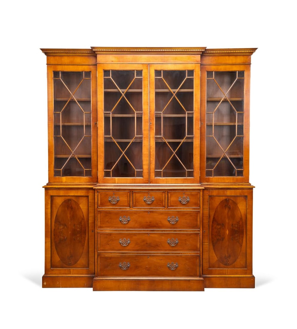 TROSBY FURNITURE CO. GEORGE III STYLE BREAKFRONT (1 of 5)
