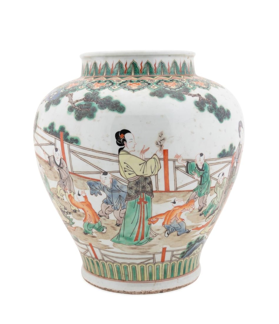 CHINESE FIGURAL FAMILLE VERTE PORCELAIN JAR (1 of 7)