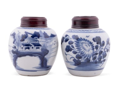 CHINESE BLUE AND WHITE LIDDED SMALL JARS