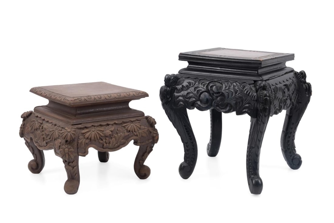 2PCS CHINESE CARVED WOOD SMALL STANDS (1 of 6)