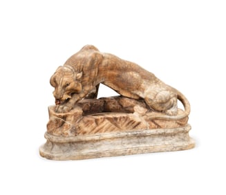 ITALIAN CARVED MARBLE SCULPTURE OF A LION
