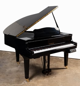 YAMAHA BLACK BABY GRAND DIGITAL PLAYER PIANO