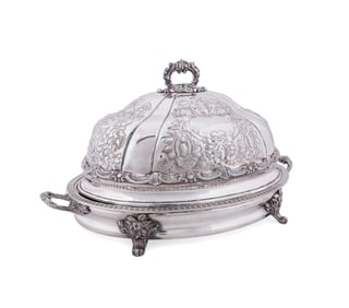 ENGLISH SILVERPLATED ENTREE DOME & WARMING PLATTER