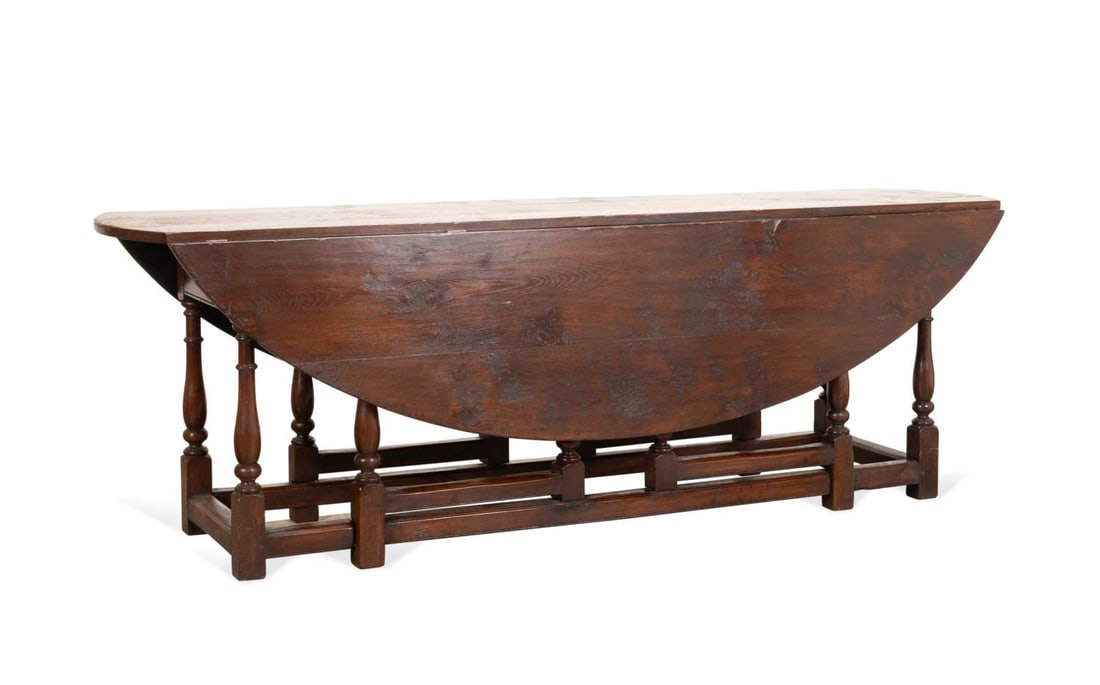 WILLIAM AND MARY STYLE OAK GATE LEG WAKE TABLE (1 of 6)