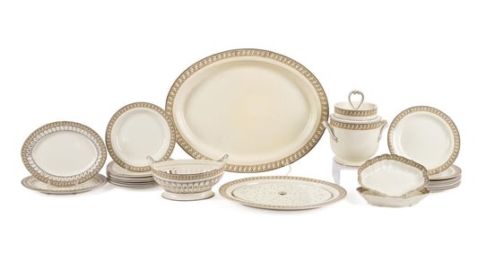 28 PIECES OF CREAMWARE DINNERWARE, 19TH C.