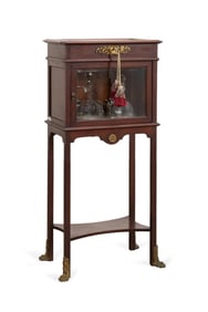 GENTLEMAN'S STANDING TANTALUS & NINE ACCESSORIES