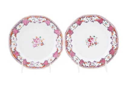 PAIR OF SMALL CHINESE EXPORT PINK FLORAL DISHES
