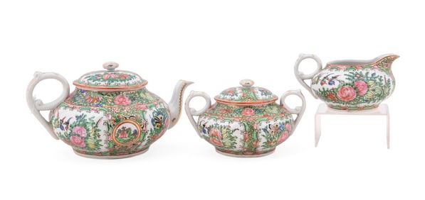 3 CHINESE ROSE MEDALLION TABLEWARE PIECES