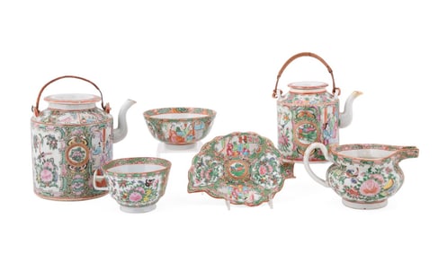 6 CHINESE ROSE MEDALLION TABLE ARTICLES