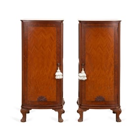 PAIR OF GEORGIAN STYLE DINING CABINETS, C. 1925