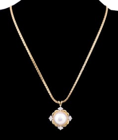 MABE PEARL & DIAMOND PENDANT SET IN 18K ON CHAIN