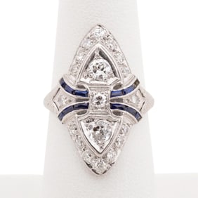 DIAMOND & SAPPHIRE ART DECO PLATINUM RING, 1930S