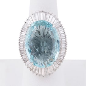 AQUAMARINE AND DIAMOND RING IN PLATINUM