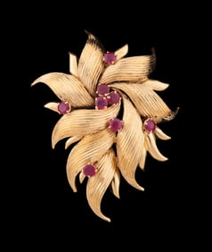 BOUCHERON RUBY LEAF BROOCH SET IN 18K YG