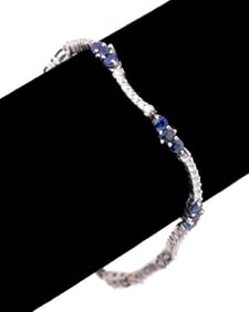 SAPPHIRE & DIAMOND BRACELET SET IN PLATINUM