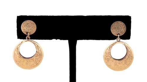 ENGRAVED SCROLL MOTIF 14K YG DROP EARRINGS