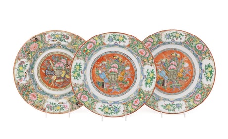 SET OF 3 CHINESE ROSE MEDALLION PLATES