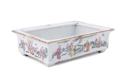 FAMILLE ROSE RECTANGULAR FIGURAL JARDINIERE