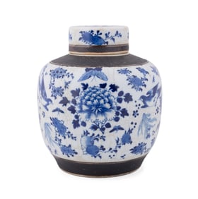CHINESE BLUE & WHITE LIDDED GINGER JAR