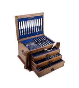 MAINLY GEORGE V STERLING FLATWARE SERVICE FOR 12