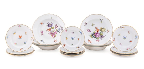 MEISSEN, GROUP OF 16 FLORAL PATTERN DINNERWARE