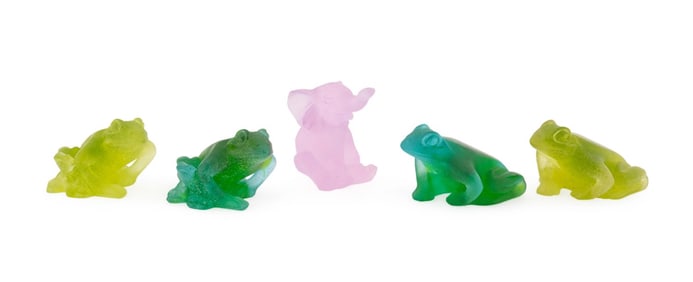 DAUM, FIVE MINIATURE ANIMALS, FROGS & ELEPHANT