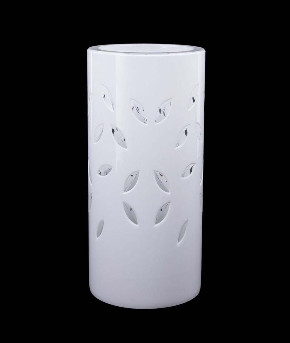 ST.-LOUIS MODERN WHITE CASED CUT TO CLEAR VASE (1 of 6)