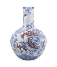 CHINESE BLUE AND WHITE GLOBULAR RED DRAGON VASE