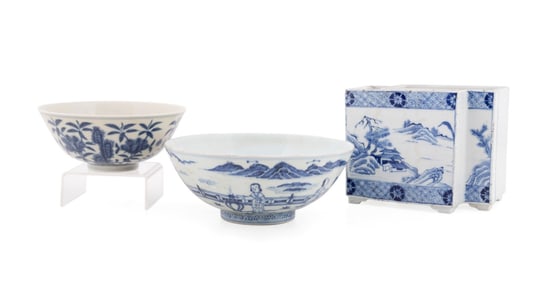 THREE CHINESE BLUE & WHITE PORCELAIN WARES