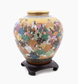 JAPANESE KUTANI FIGURAL COURT SCENE VASE
