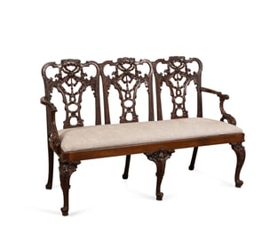 CHIPPENDALE STYLE MAHOGANY SETTEE, C. 1900