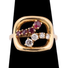 DIAMOND AND RUBY 18K YELLOW GOLD RING