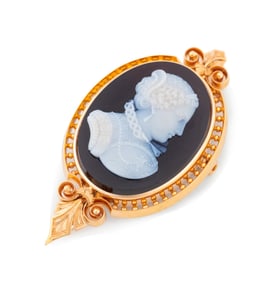HARDSTONE CAMEO BROOCH/PENDANT SET IN 18K