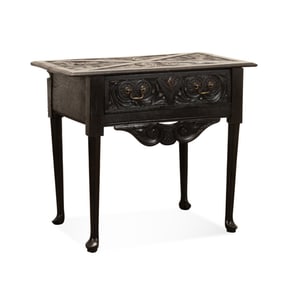 18TH C. IRISH QUEEN ANNE OAK DRESSING TABLE