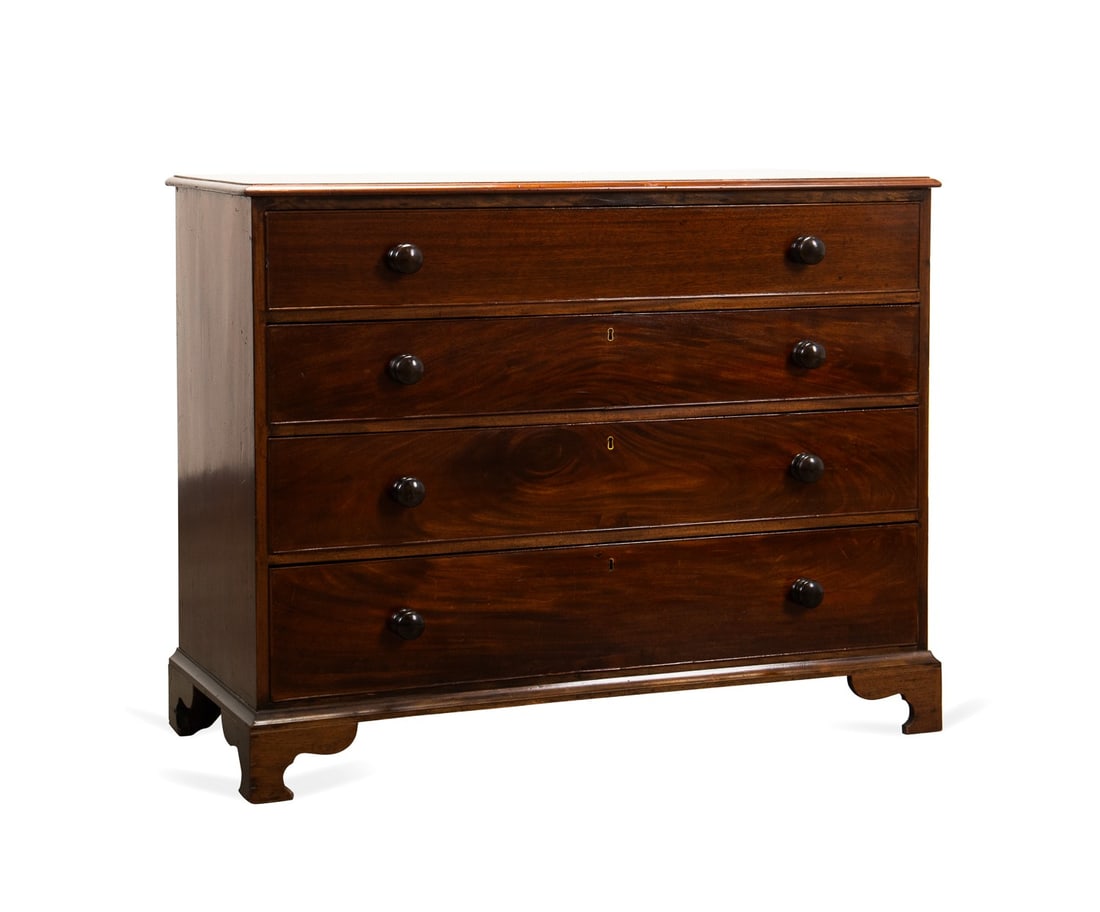 GEORGIAN STYLE MAHOGANY 4-DRAWER CHEST (1 of 6)