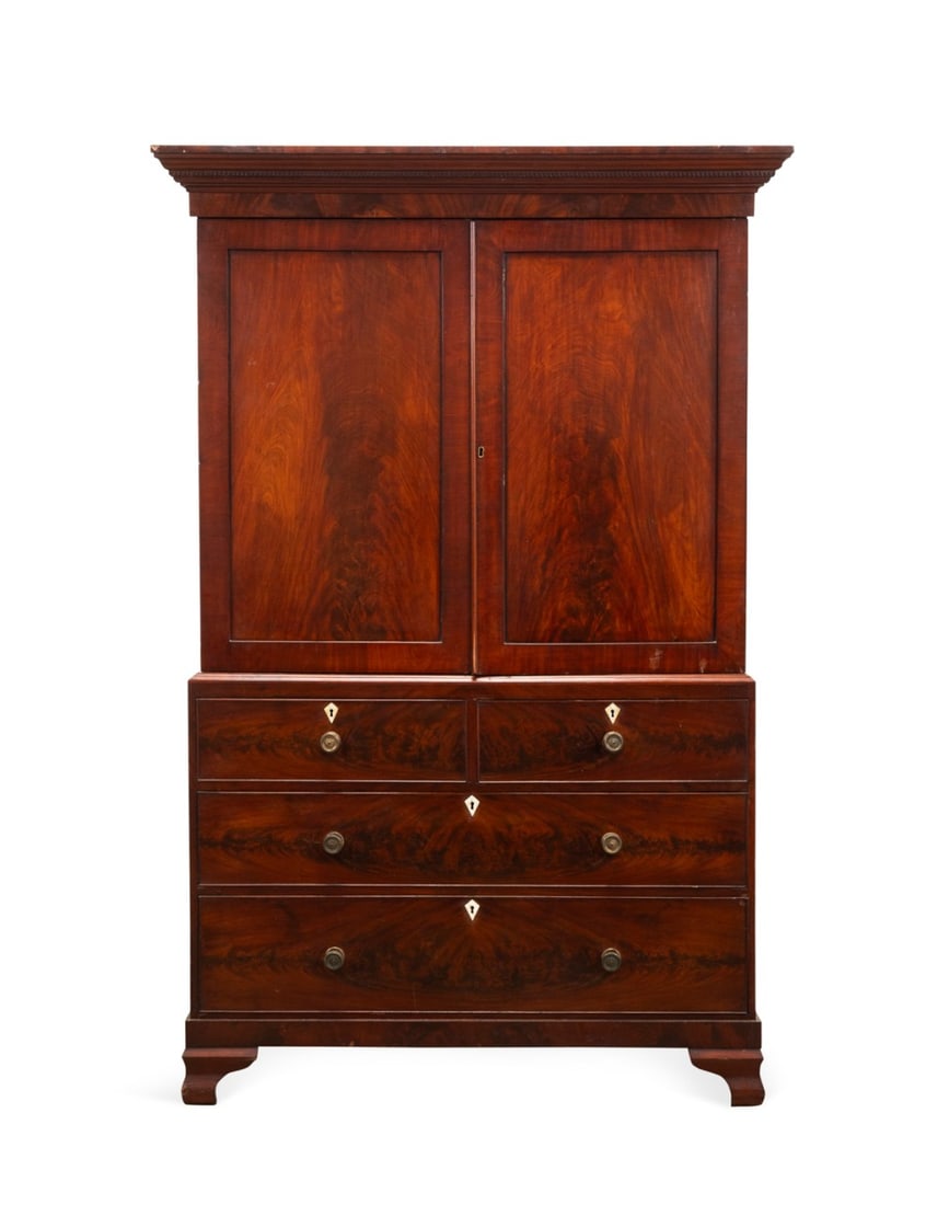 19TH / 20TH C. GEORGIAN STYLE MAHOGANY LINEN PRESS (1 of 5)
