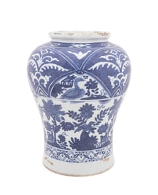 CHINESE BLUE & WHITE FLORAL MOTIF PORCELAIN VASE