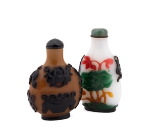 TWO CHINESE PEKING GLASS SNUFF BOTTLES