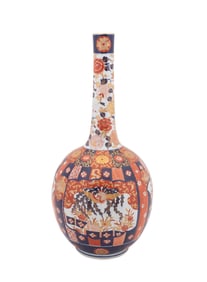 LARGE JAPANESE IMARI BOTTLE VASE