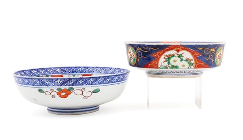 TWO JAPANESE IMARI PORCELAIN SERVING BOWLS