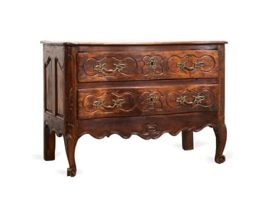 MID-18TH C. LOUIS XV PROVINCIAL WALNUT COMMODE