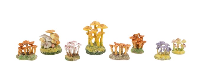 MARIA MARAVIGNA, 8 SMALL MUSHROOM CLUSTERS
