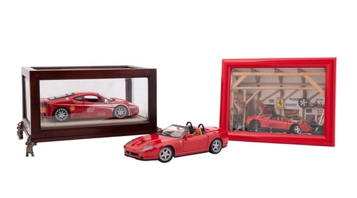 3 HOT WHEEL DIECAST FERRARIS, TWO IN DISPLAYS