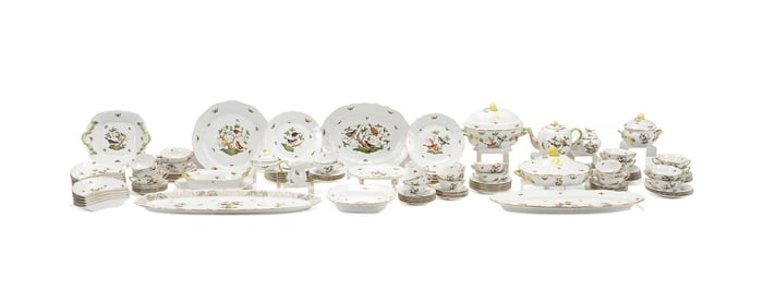 HEREND 'ROTHSCHILD BIRD' DINNER SERVICE FOR 10