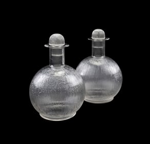 R. LALIQUE, PAIR OF 'WINGEN' DECANTERS, C. 1926
