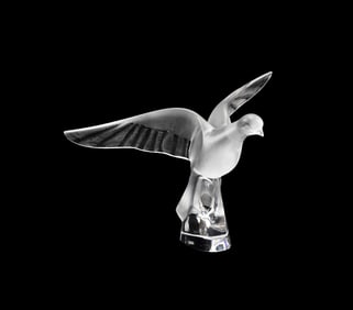 LALIQUE 'COLOMBE CLITA' FROSTED GLASS DOVE