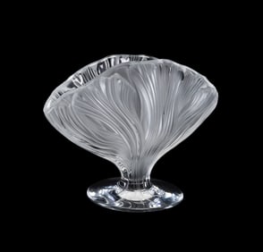 LALIQUE 'ICHOR' FAN MOTIF FROSTED CRYSTAL VASE
