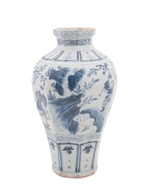 CHINESE BLUE & WHITE FIGURAL MEIPING VASE