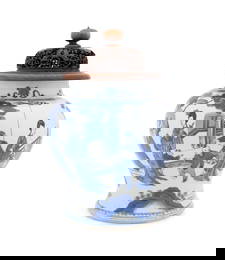 CHINESE BLUE AND WHITE KANGXI PERIOD VASE